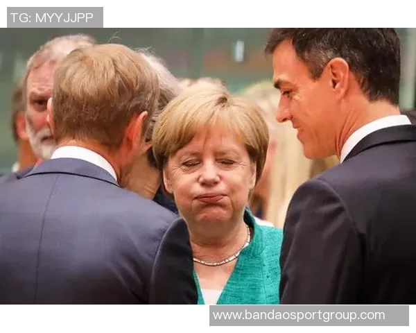 今日趣图：斯洛特巧妙安排小队出战主力难敌的幽默瞬间