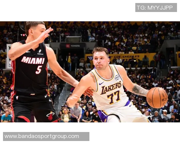 美记分析湖人未来发展策略不应过度依赖东契奇与里夫斯的运动能力不足