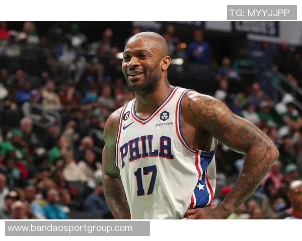 科塔全场拼搏表现出色16投7中贡献14分9板3助并抢下6个前场板